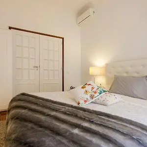 3* Pensión Ginjinha House - 4 - Bairro Alto - With Ac!