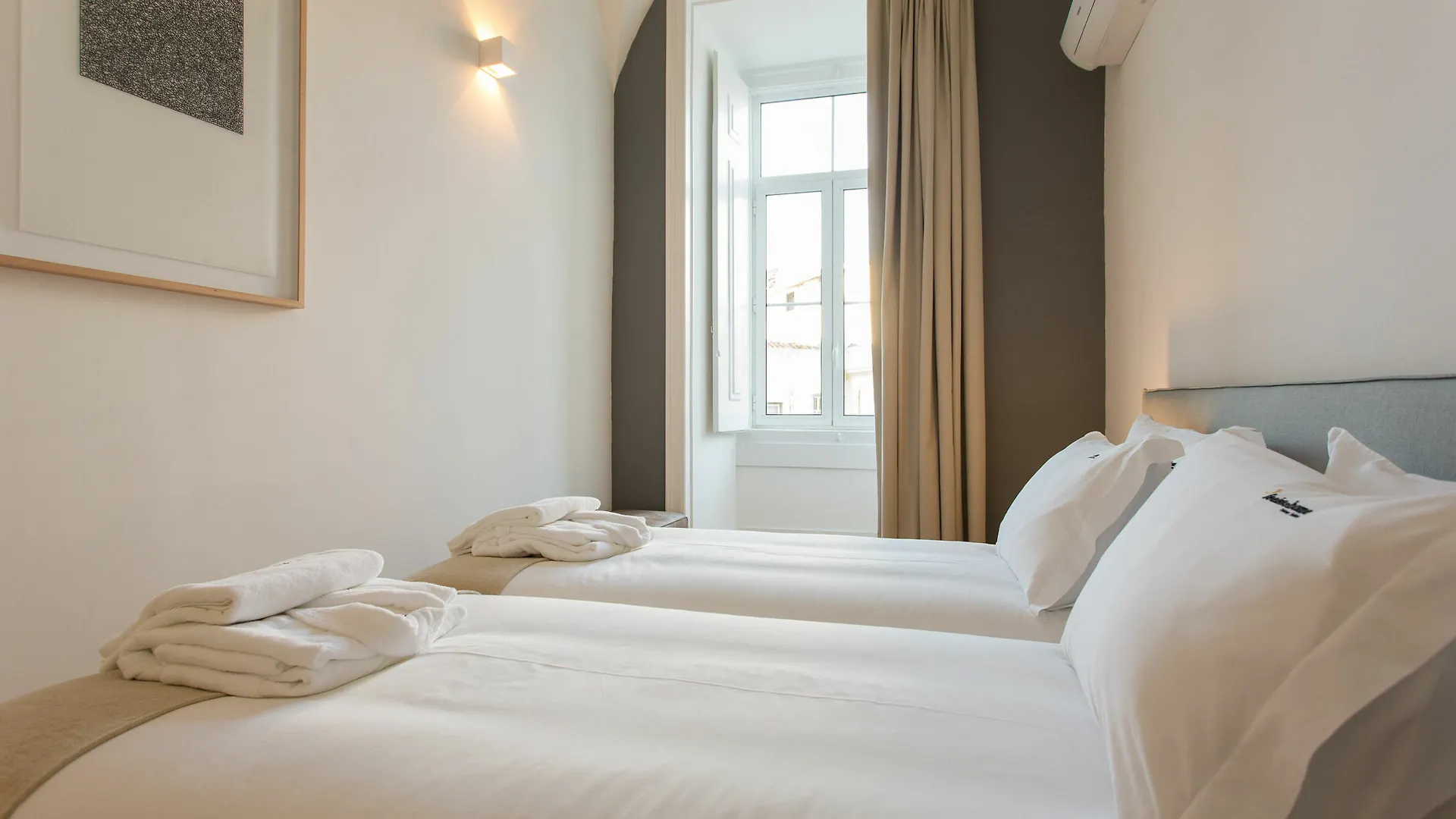 *** Oda ve Kahvaltı Feels Like Home Chiado Prime Suites Lisboa Portekiz